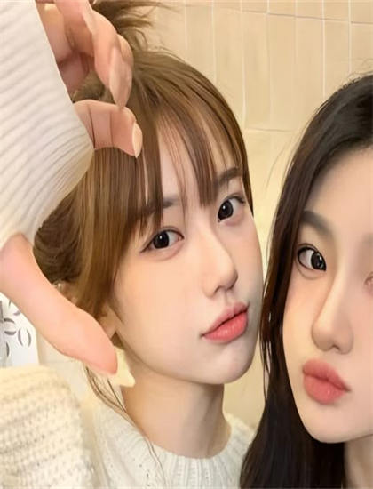 《飞女四人组》音乐配乐解析：音效设计与主题曲创作分析